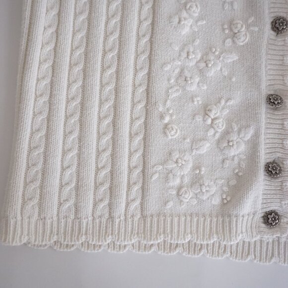 Northern Reflections White Knit Cardigan Floral Embroidered Grandmacore M Cotton - Picture 8 of 12